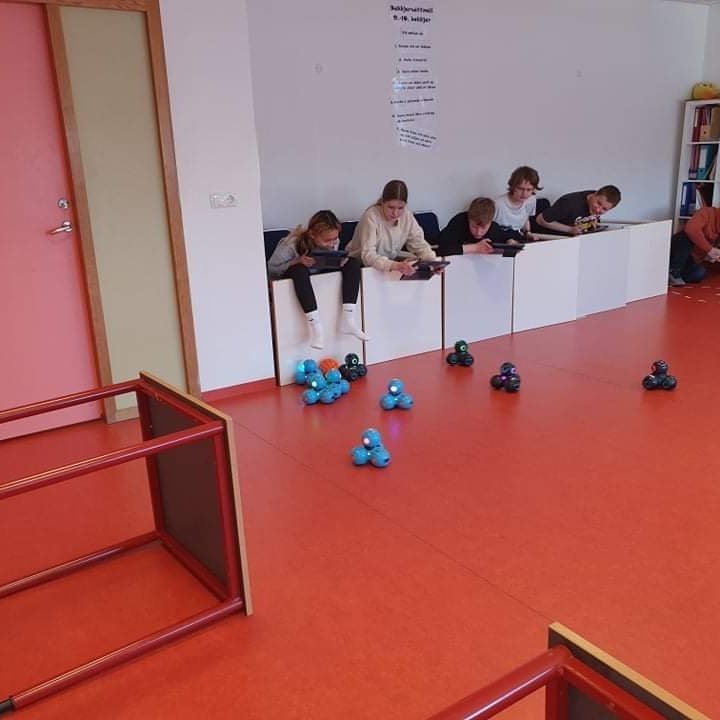 8eaa2976-2aed-40f3-9594-ea20f1a9f3be