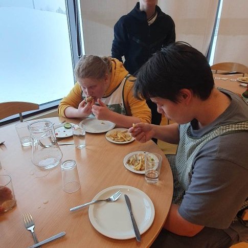 329798068_916018066400260_1994765716461208785_n