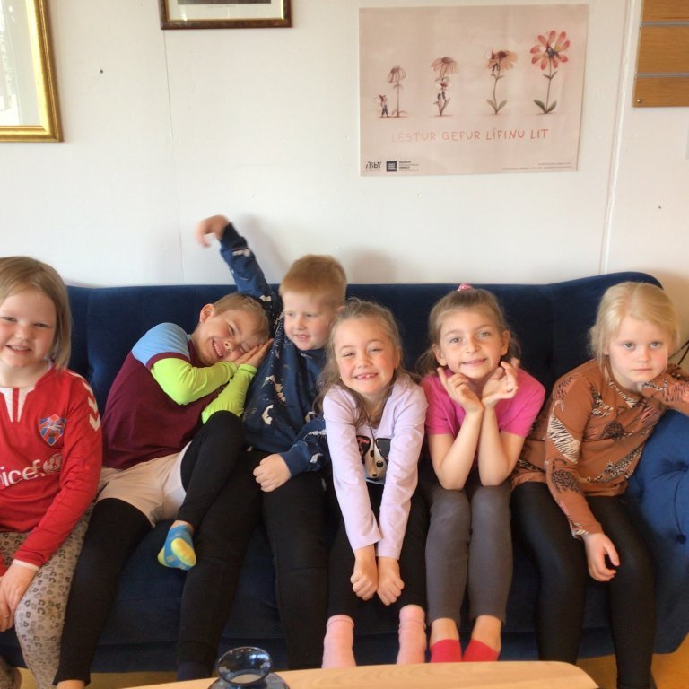 b4db2382-a6e5-4f38-85aa-2cdfaacc307b