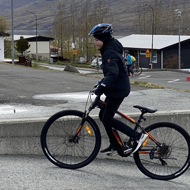 364e65cc-40e8-43bc-b18a-eeba18bc3ac3