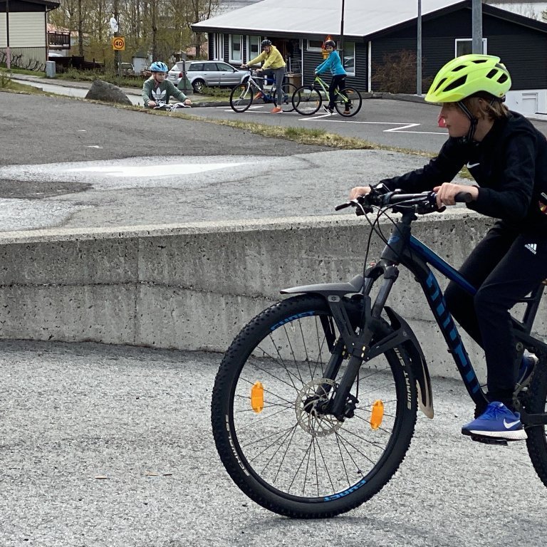 77ce5043-ad94-41d8-8569-bac2765c4fb6