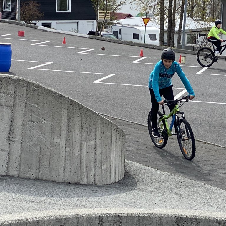 8a653435-e5ac-481b-985a-16b0ab44b711