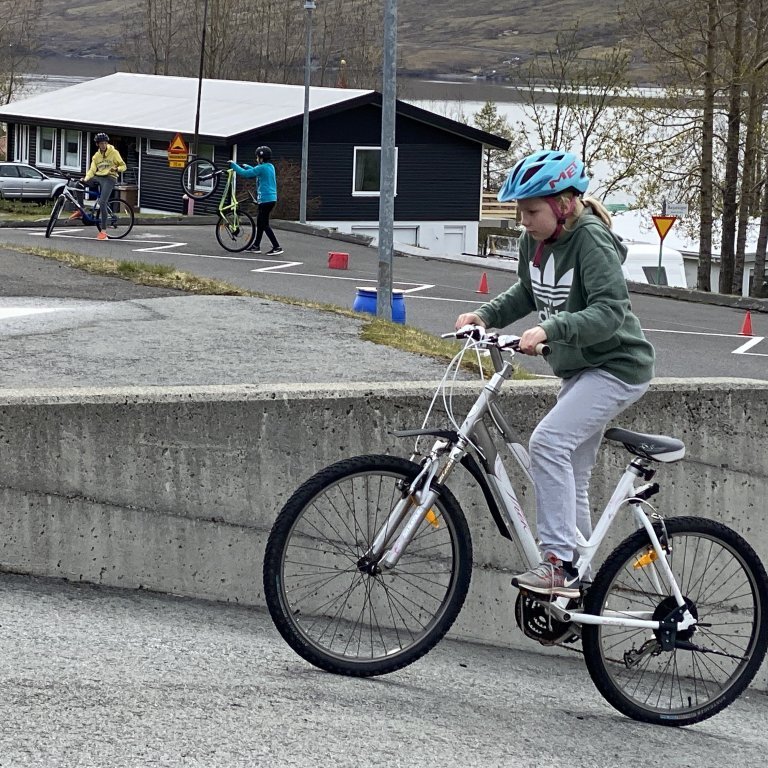 d9294ebb-16a2-45c5-a8d3-dac5b5f6ad4e