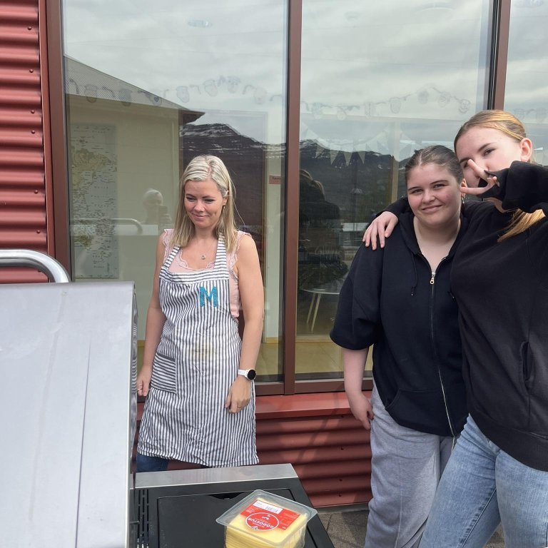 348371596_918775049215580_7235666095627095270_n