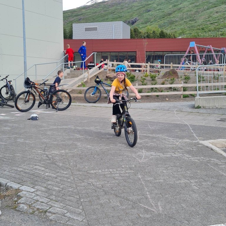 350377767_201763809001187_4398846811523262359_n