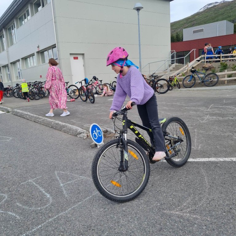 350884250_203490069287780_6219699451029194683_n