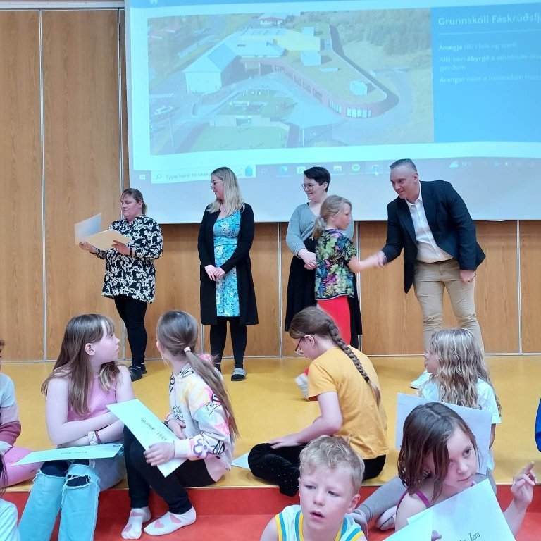 350964595_180542997997002_5826741393592087902_n