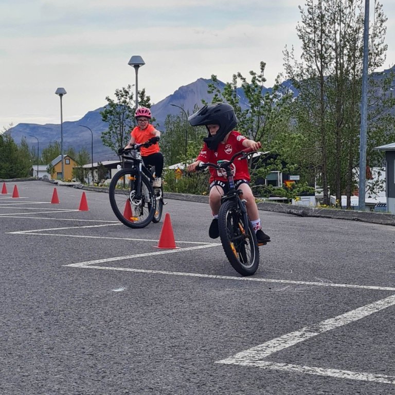 351427541_819715982920948_2775917487810615954_n