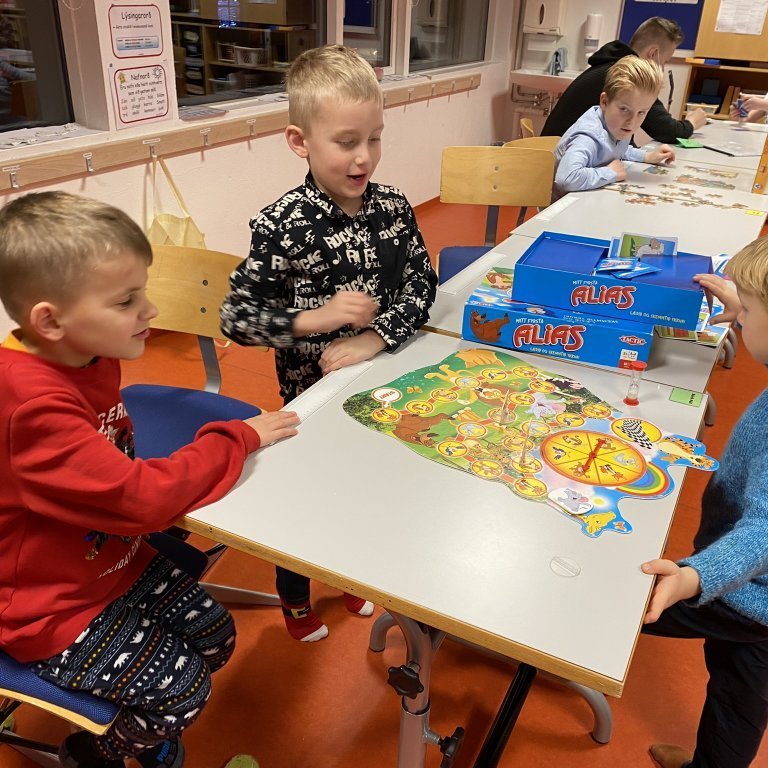 32aebe4c-709c-4128-9221-56a9253e586e