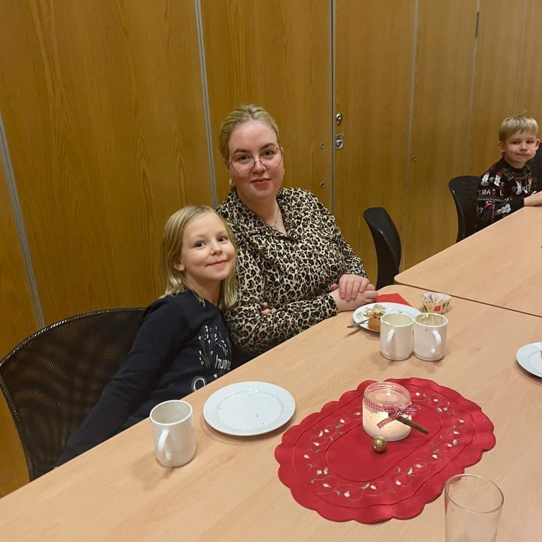 74258b12-76e3-4124-9ac0-6b03ed0b4707