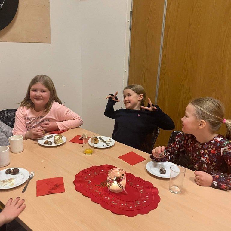 b3e01ad2-2e4b-4c3b-b40e-35096b93924e