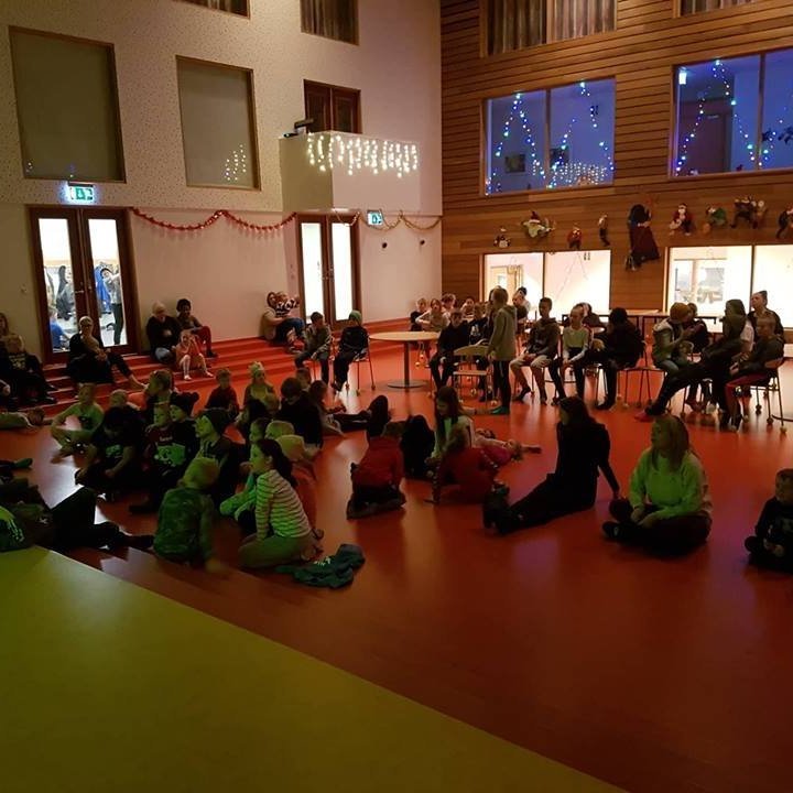 48228886_302325753722118_4749767945683468288_n