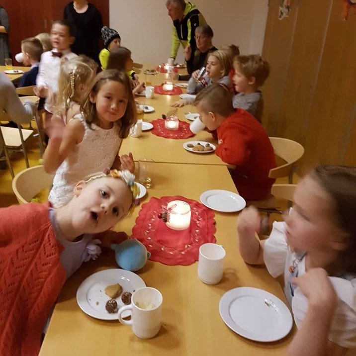 48360574_235299530521707_8728017919415418880_n