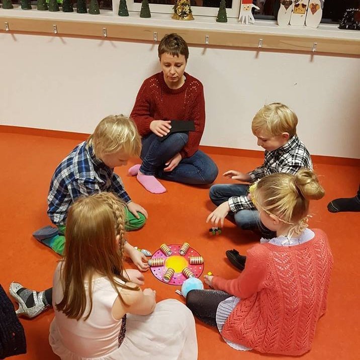 48398183_211057846439825_751805601071235072_n