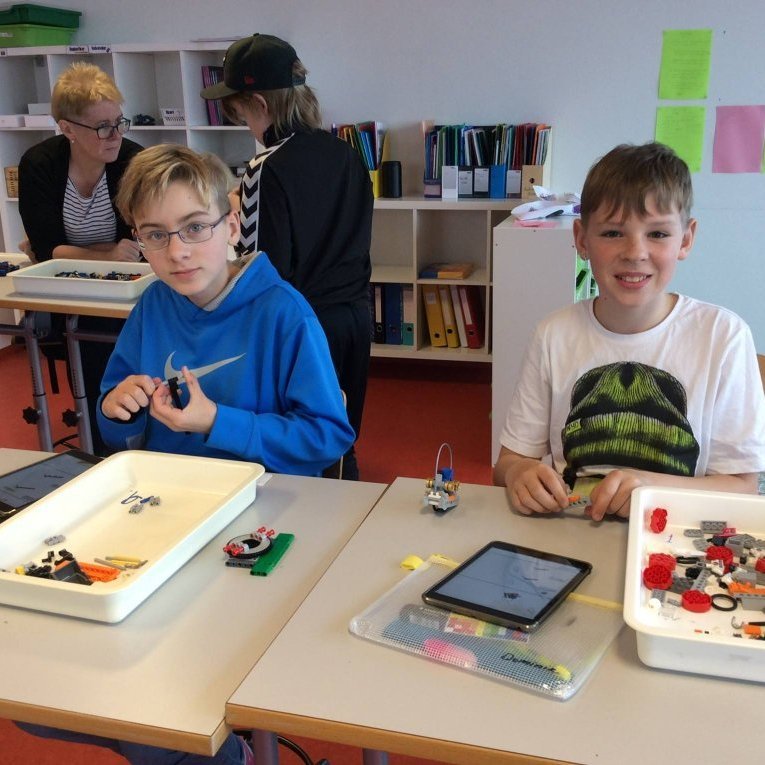 41056741_10216872151585608_6606533997675675648_n