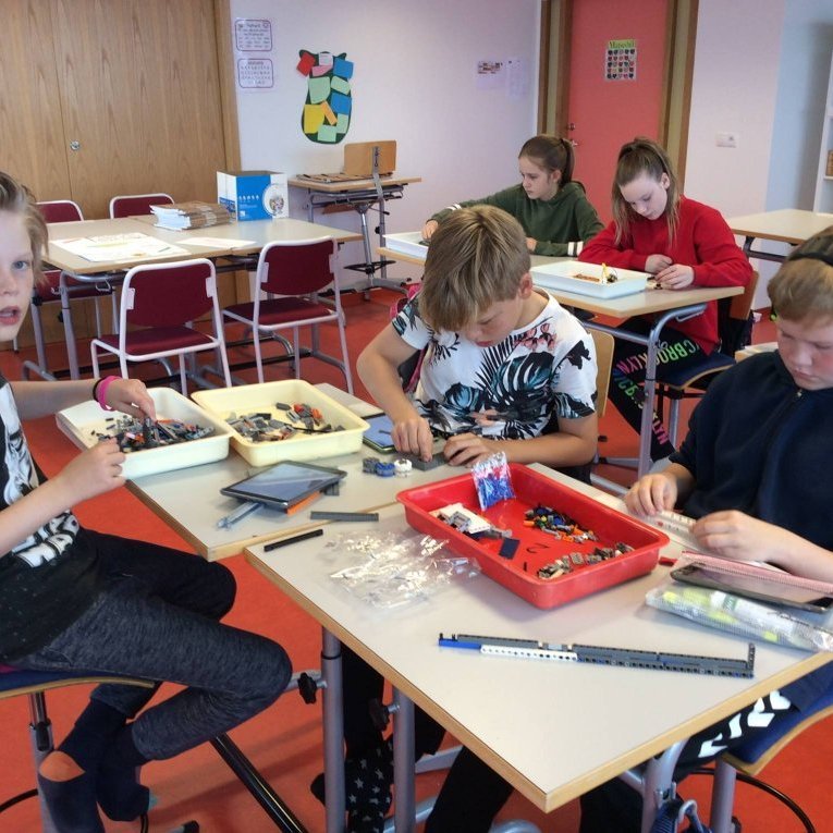 41384904_10216872154065670_6312768598385360896_n