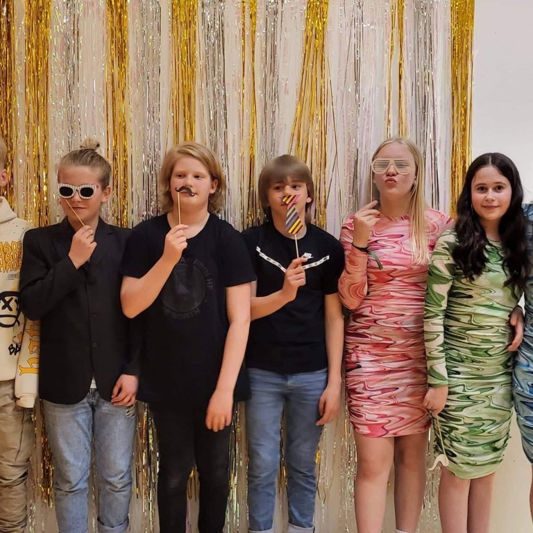 6eba555c-bc08-4751-85b8-c6261d464ecd