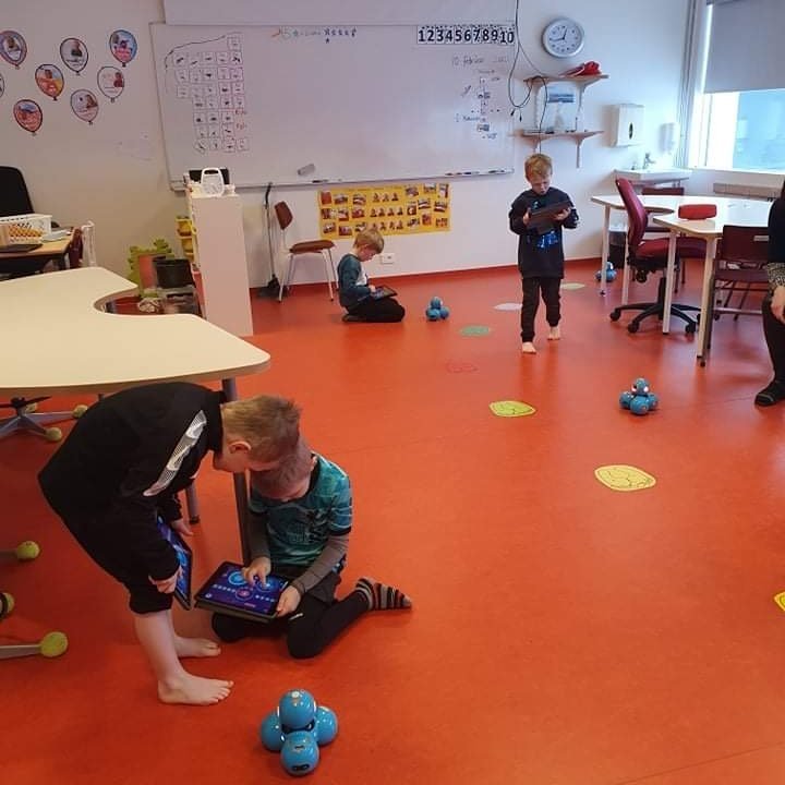 d8439108-3d47-40ab-b114-fc6b316d93f4