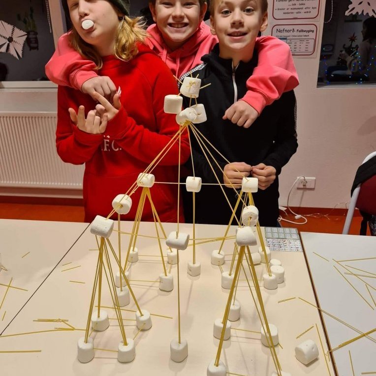 9fd43202-5e00-40ae-9ca6-9d2fd1390bb8