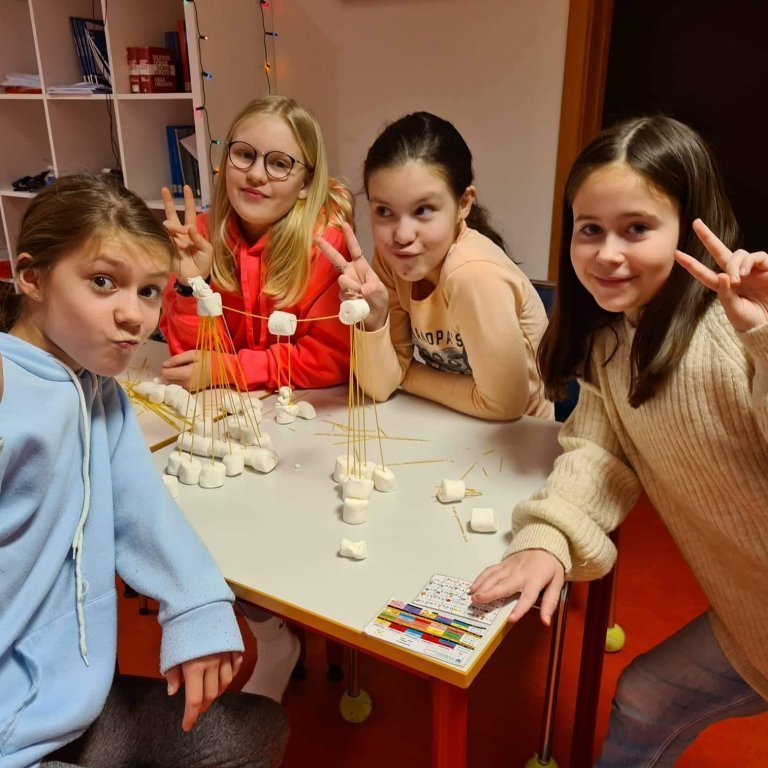 ad052187-0c85-4dd8-8703-2984315fa69f