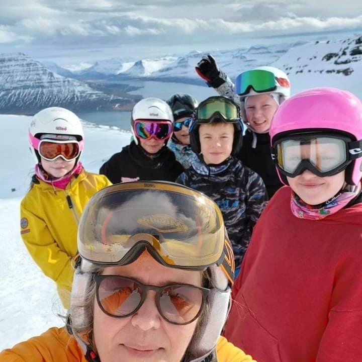 ec800fb6-6d73-441e-81c2-8f158eaeaa46