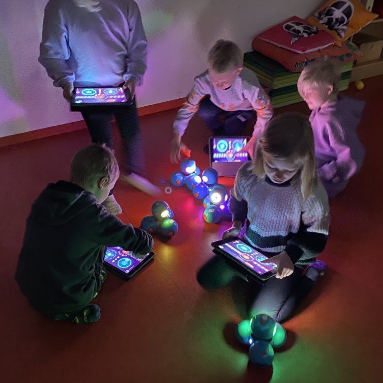 b6a3af90-1745-4c02-9d30-49d5f48d3db1