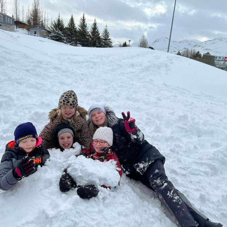 f8a6e063-b1ca-4d15-a143-0a81724f3e89