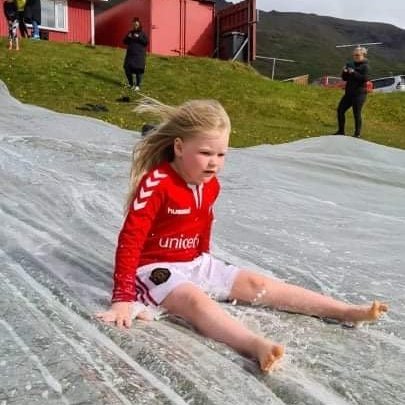 03fdec86-eec3-4a88-8b53-43e4b296e390