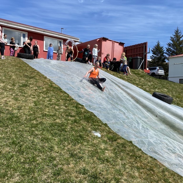 06ce0f6b-a50e-4bb2-a30f-0474124f1a82