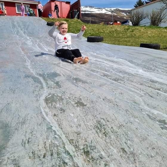 ce9da7b5-d8e8-439b-ae58-95850f18cc83