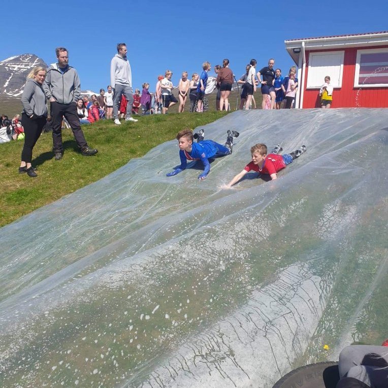 0d99c2e2-aa64-485e-8308-0261bcd69ee9