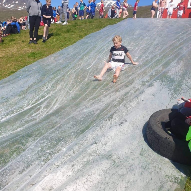 0d9d1584-4bf4-4f3f-975d-47c2b65b5254