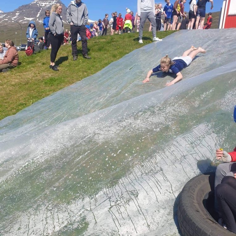 1a7caabc-519b-43ac-8a8c-7950393df4c3