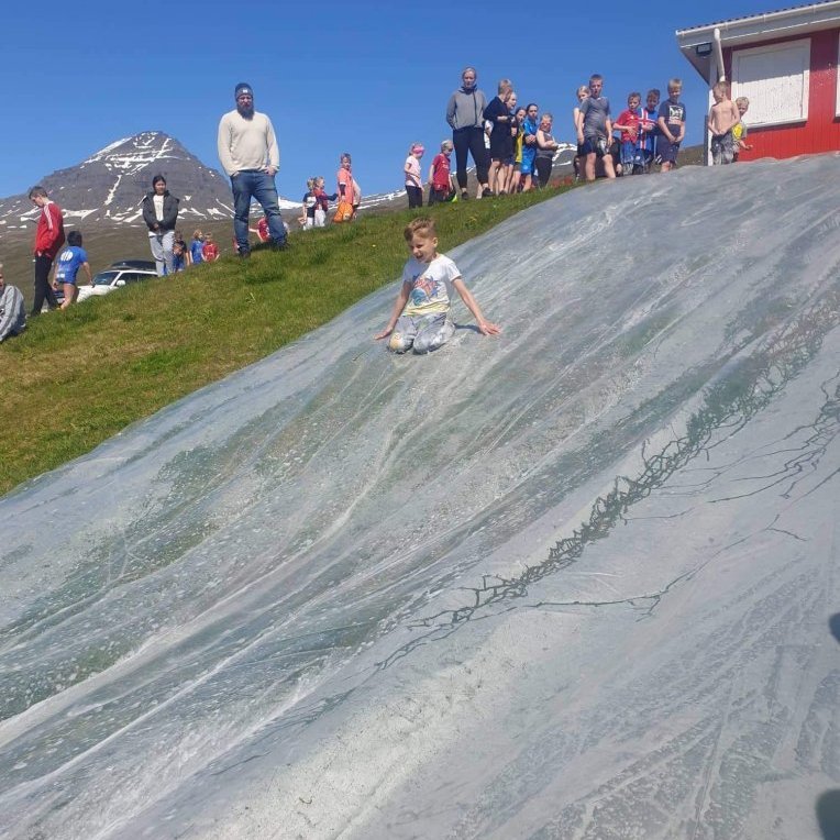 1f4127cb-5c1f-4925-a02b-77276677cfea