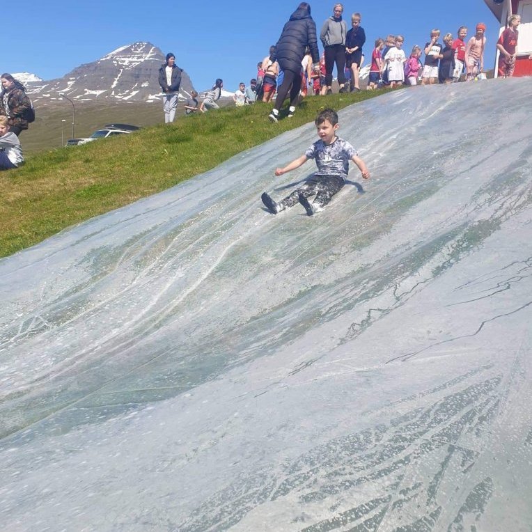 3a9c5ef6-0e08-4dea-a0f9-cc2ac8a88fe3