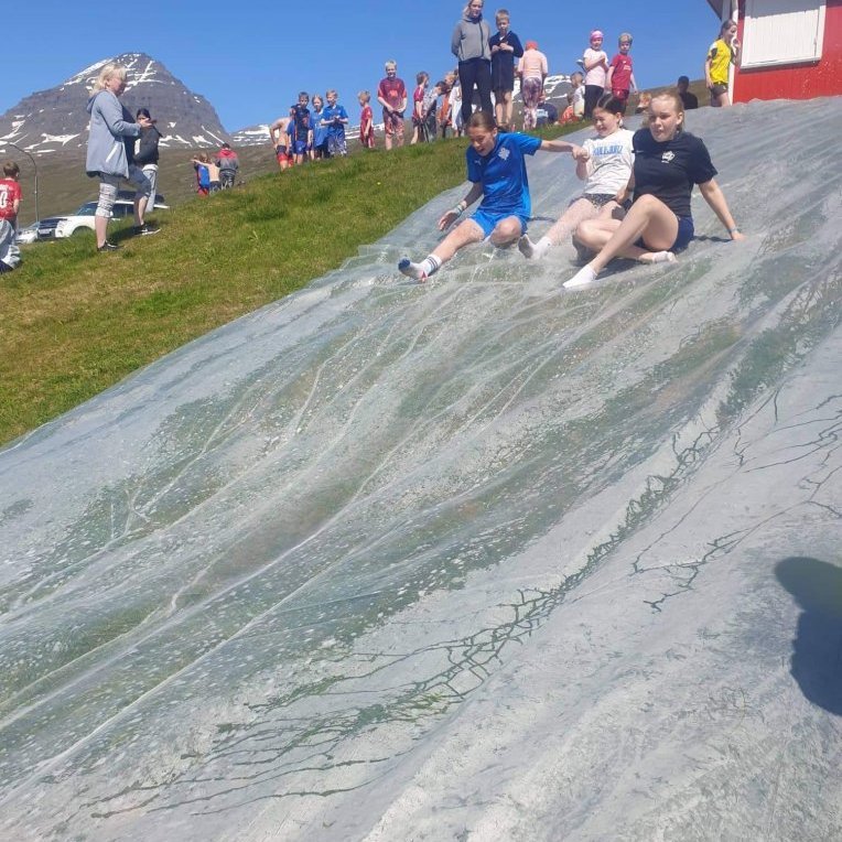 44948352-c8d3-4e3f-96b9-e88d3b1c9b44