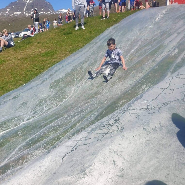 5050793e-3cd3-476b-a9f9-f707c1c4eb27