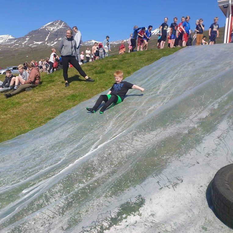 744c8b55-ba77-45a6-8b13-a800d7e9a3f3