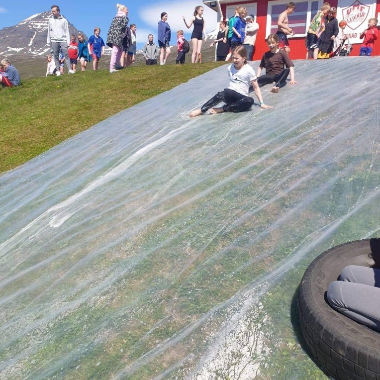 7d30b8fc-6b15-4c49-9f8d-191e97325cea