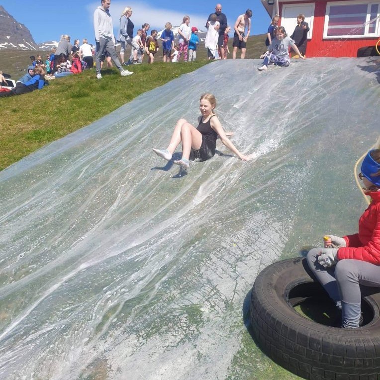 9a5f8873-2b62-4cb4-9d17-9d4654c323f4