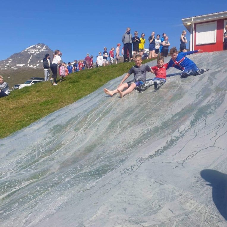 9aa555aa-eb7d-4df3-b6d7-9b9ec18de4ab