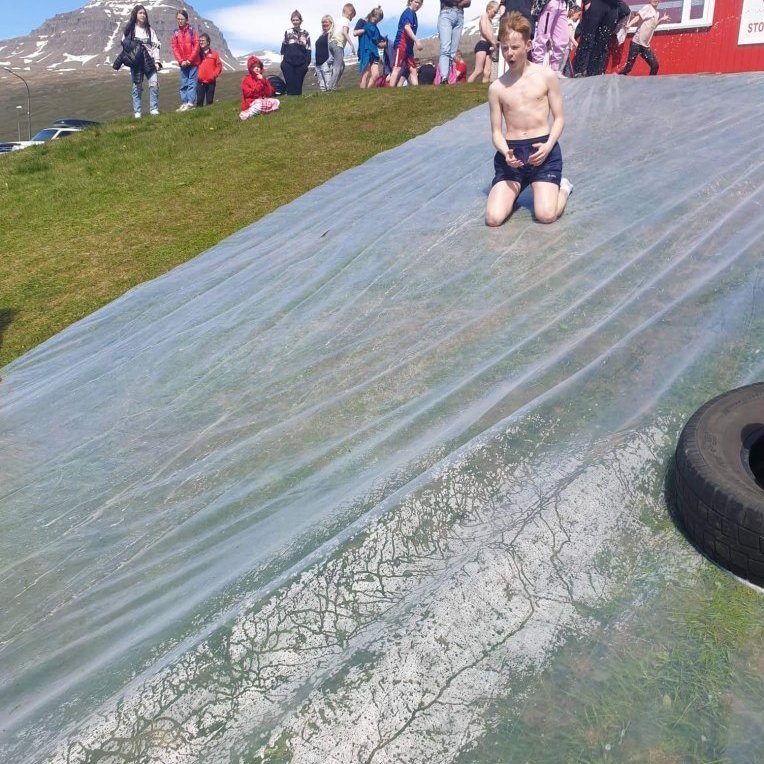 9edd7b98-5bea-4043-b36e-ec87ff74a524