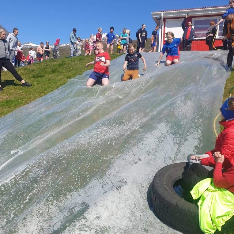 a3d9567b-3241-4020-a0d9-a97f0c057ae9