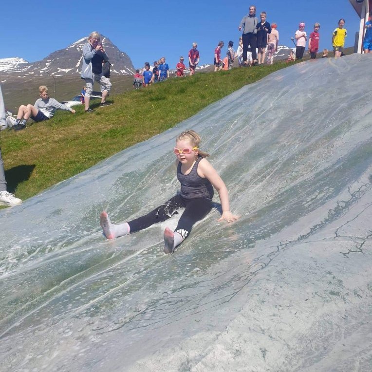 deb1daf7-56b7-4db1-a05e-47ec98000cec