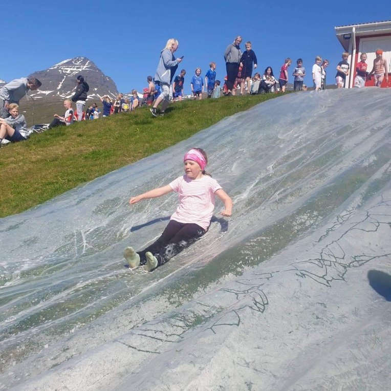 e22303dc-e169-4930-8e79-065decc6c763