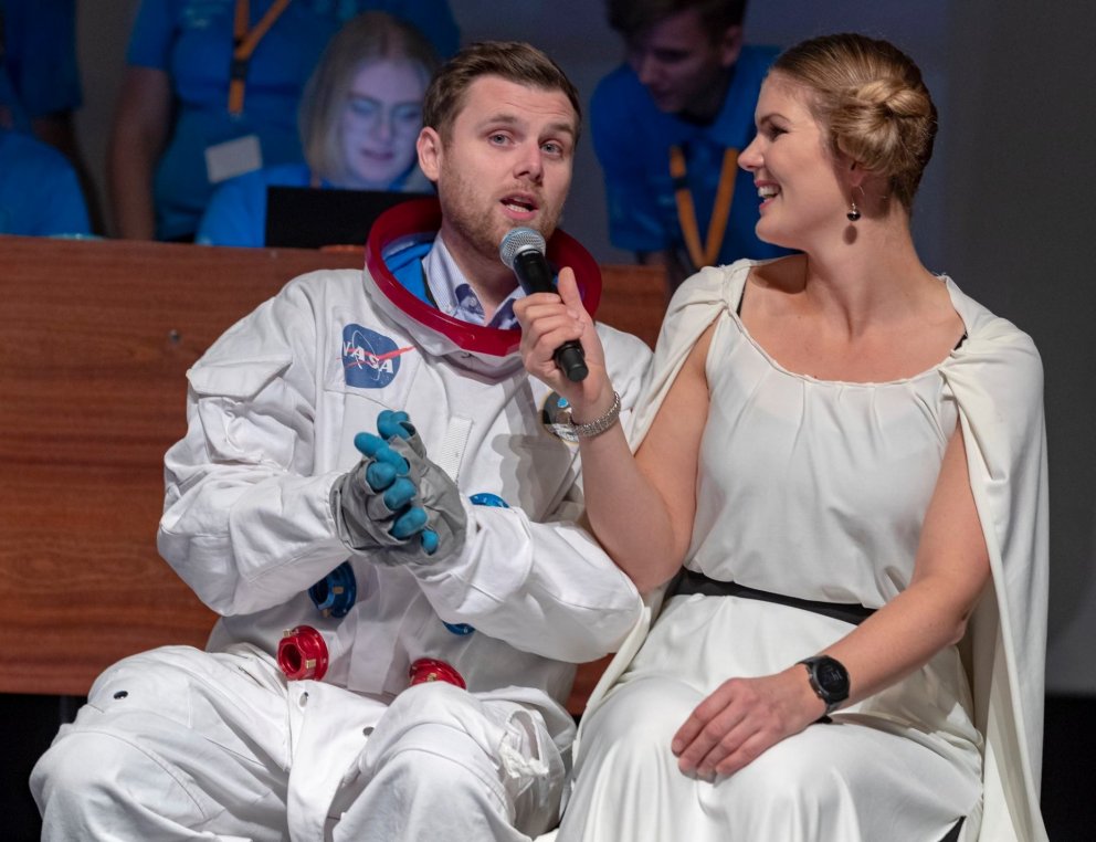 Stjörnu Sævar og Sprengju Kata, kynnar keppninar.