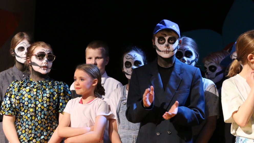 Förðunarvalið útfærði alla förðun á sýningunni