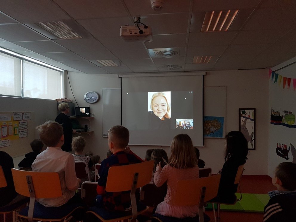 Myndsímtal við konu í sóttkví