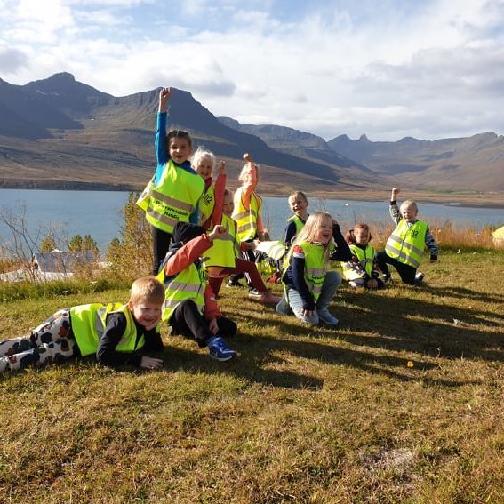 Nemendur í 1. bekk að hefja hlaupið.