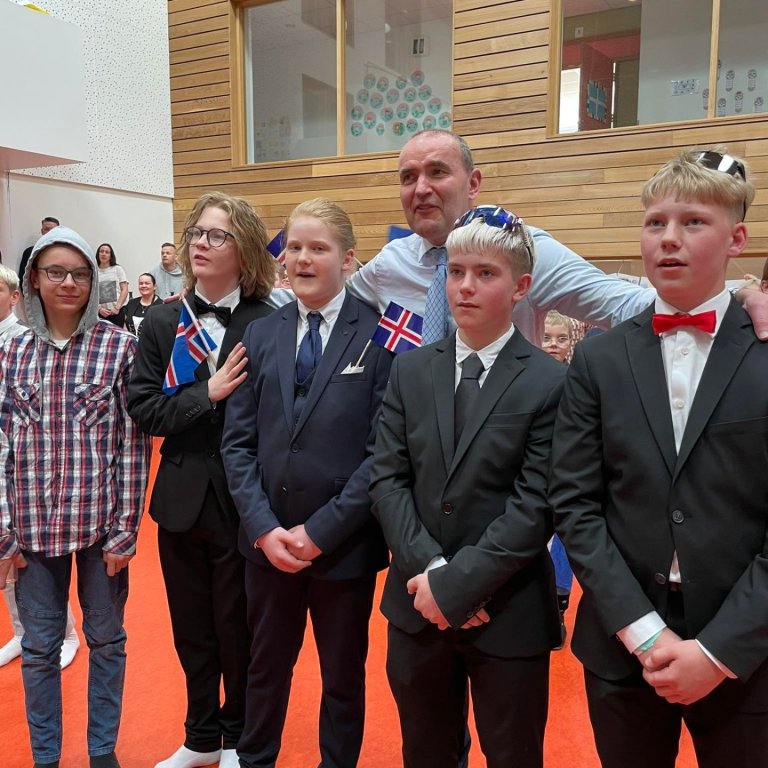 Forsetinn í heimsókn í Grunnskóla Fáskrúðsfjarðar